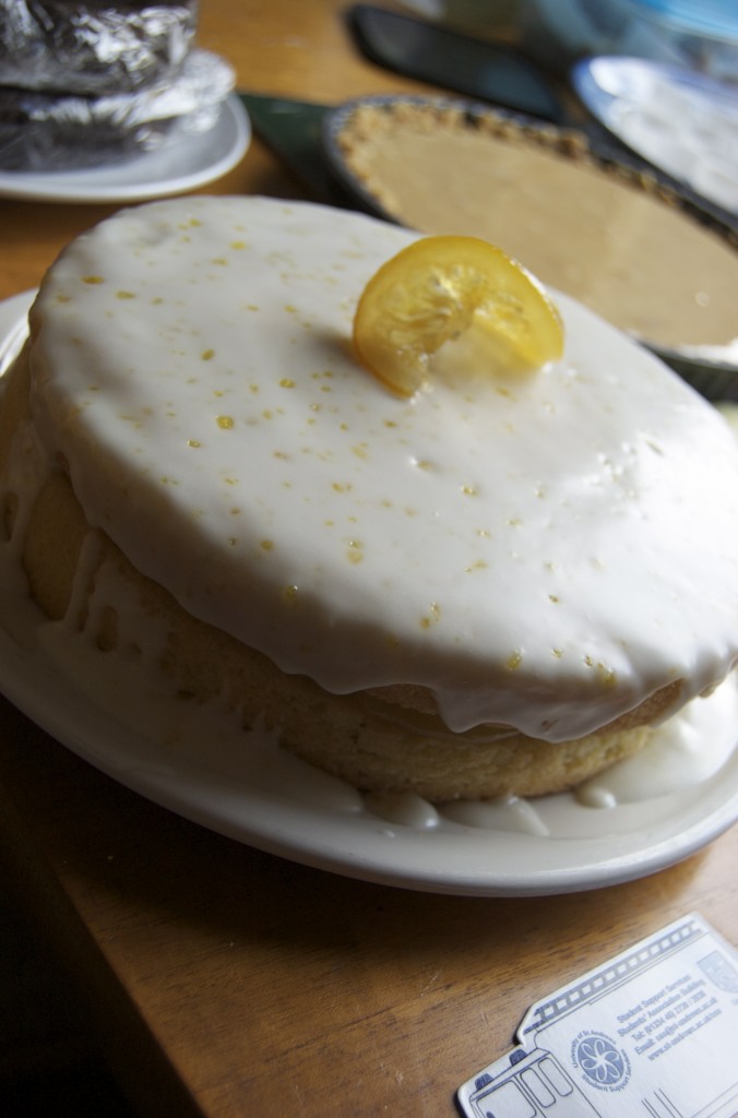 Sky Dive Cake Party: Classic Sponge with Lemon Glace and Lemon Curd